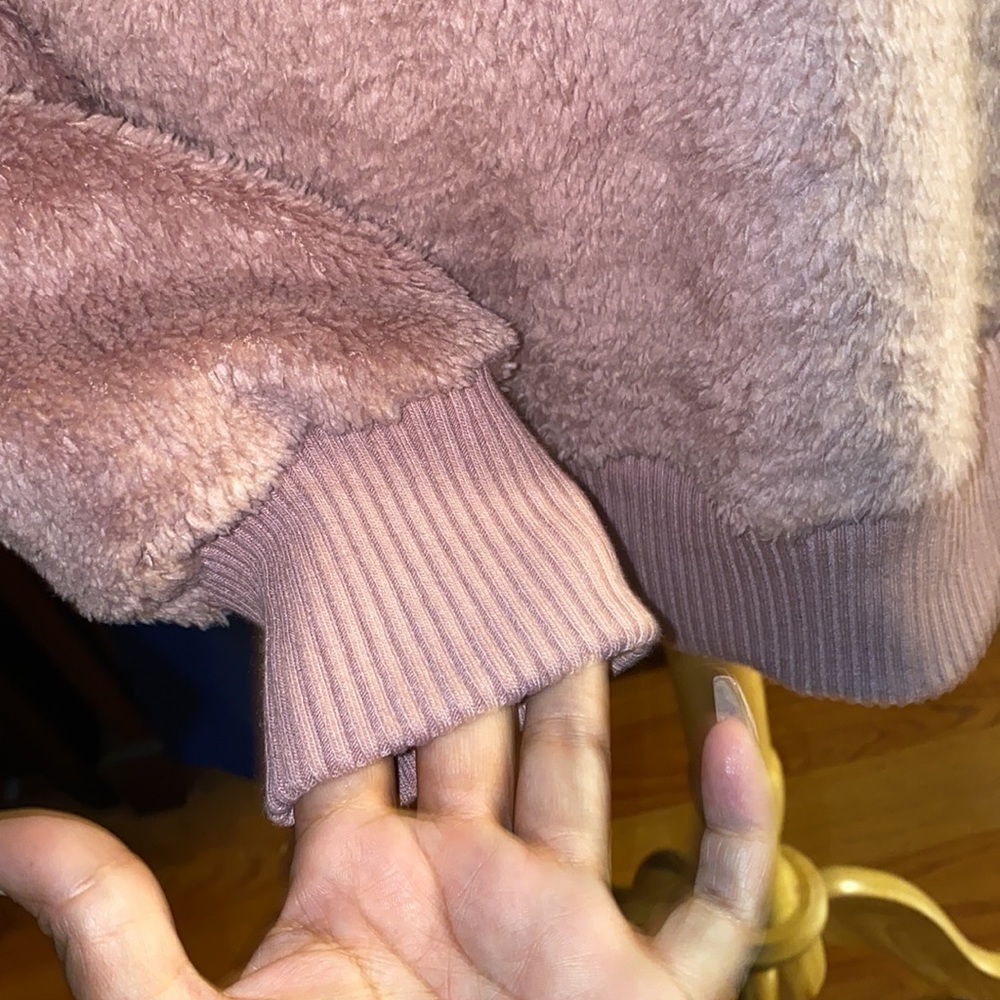 BX43 NWT, Cozy Sherpa - Picture 5 of 6
